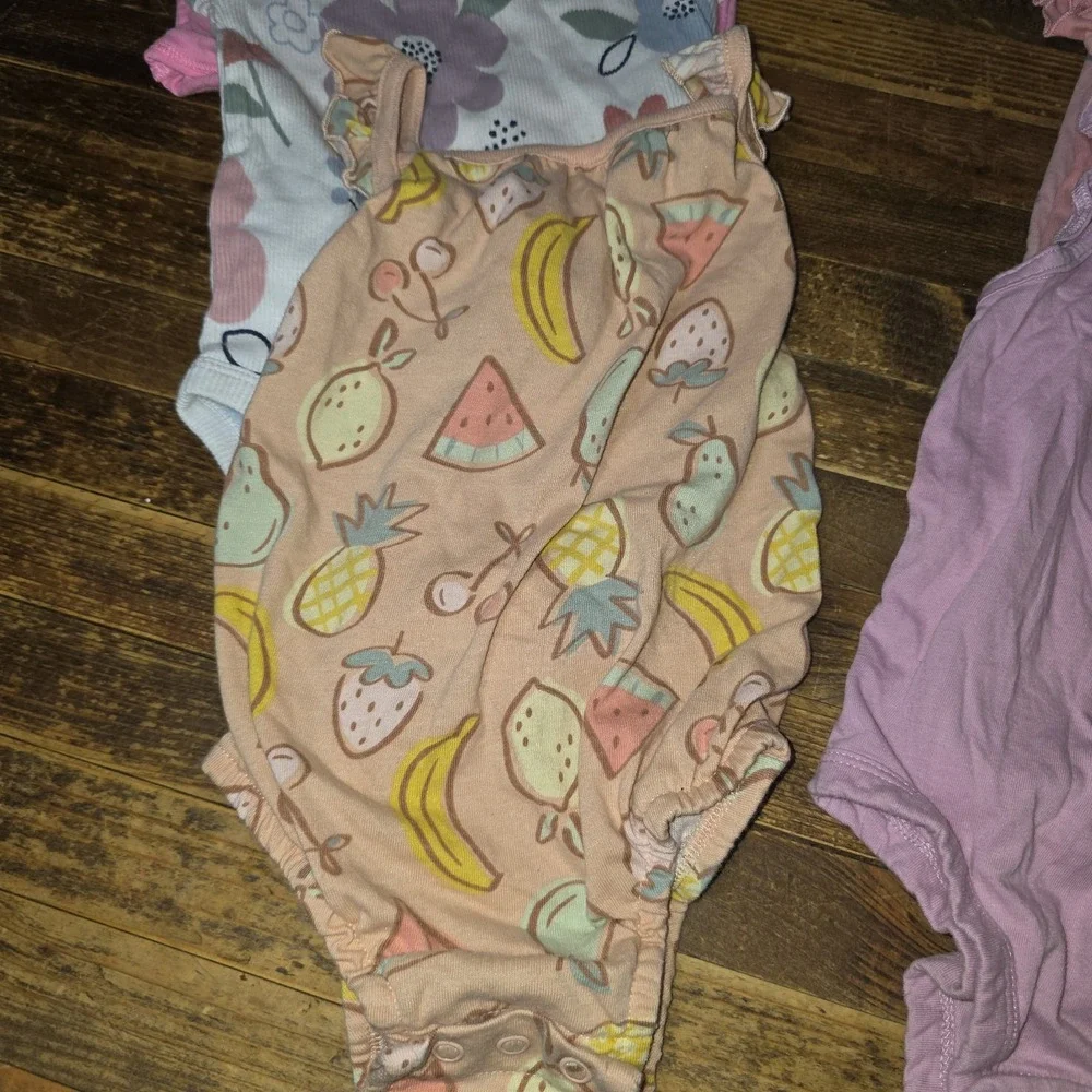 Baby Girl 18 Mo Bodysuit 6 pc Lot Pajamas Tops Pastels One Piece Bundle